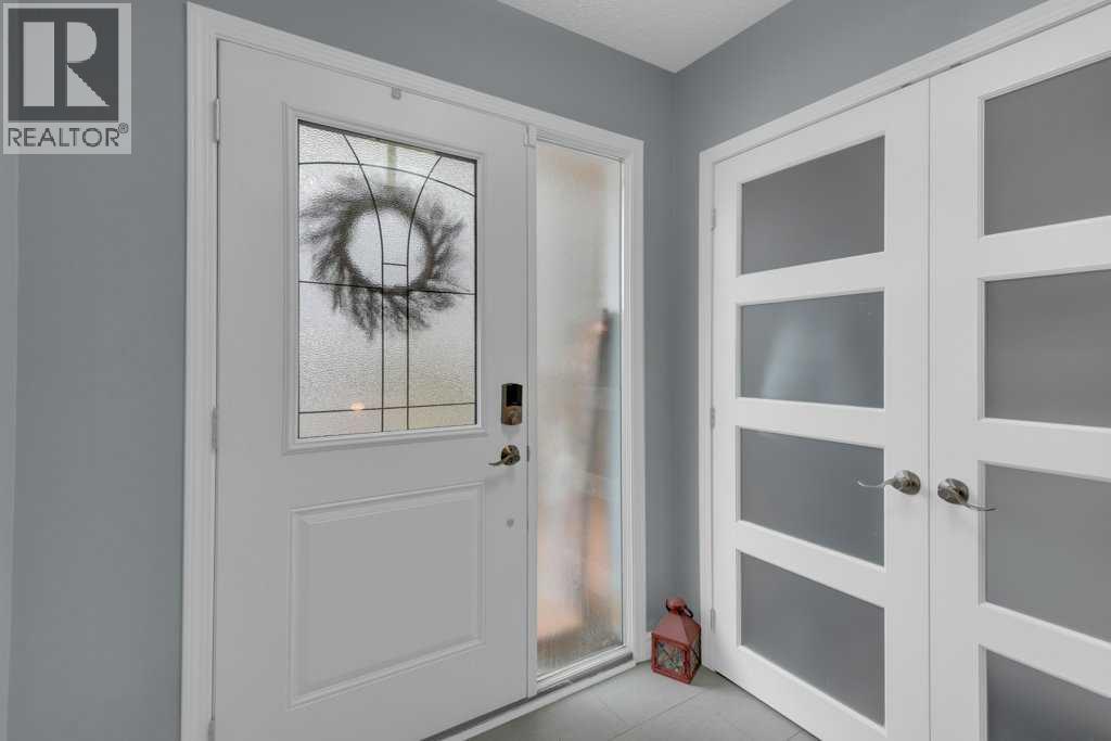 11 Stradwick Place Sw, Calgary, Alberta  T3H 1T3 - Photo 3 - A2319155