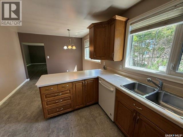 245 Queen Elizabeth Boulevard, Kamsack, Saskatchewan  S0A 1S0 - Photo 11 - SK039591