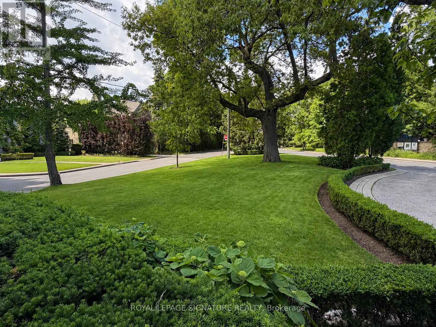 64 Old Forest Hill Road, Toronto, Ontario  M5P 2R2 - Photo 3 - C12865234