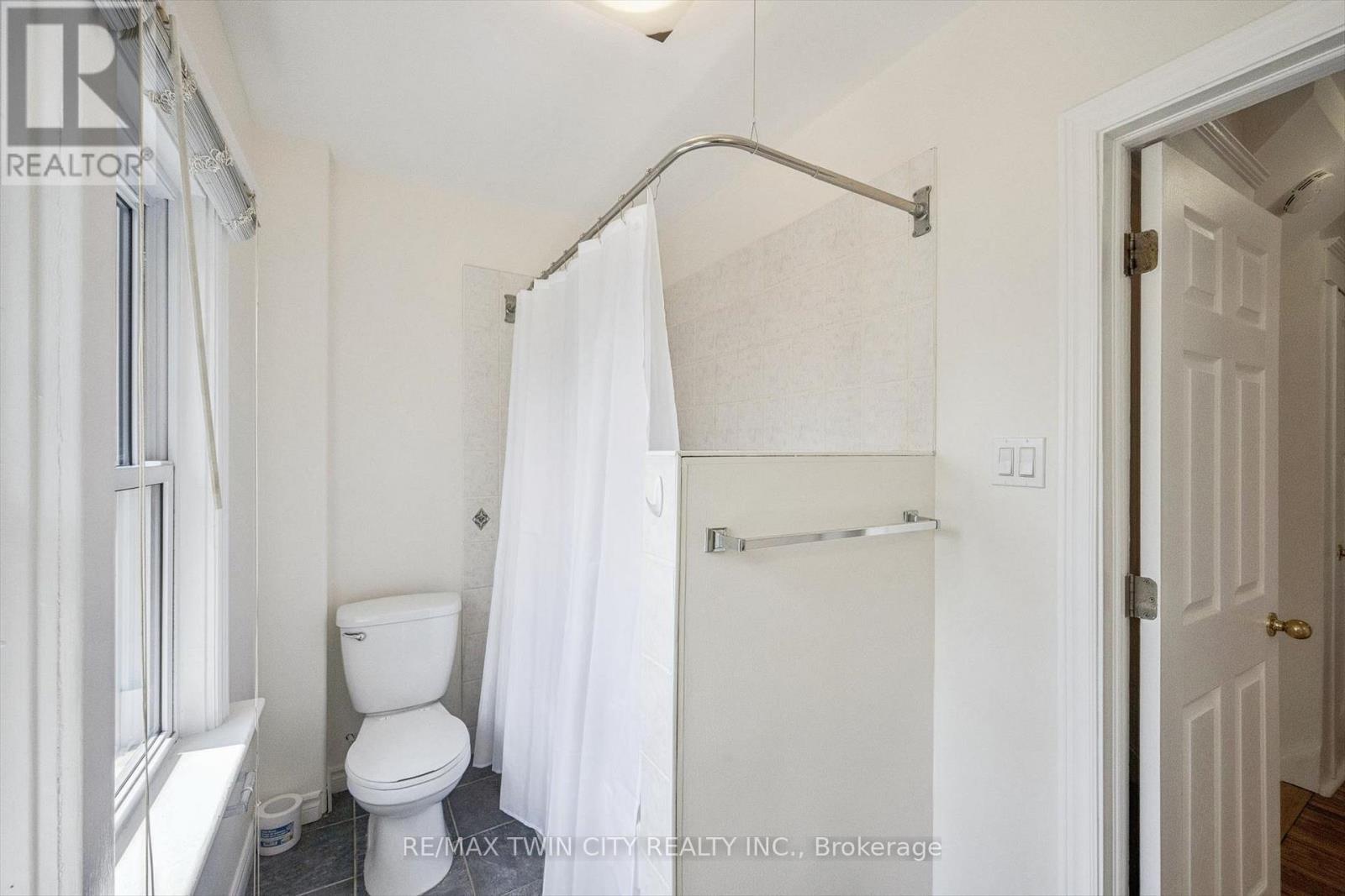 38 Stirling Avenue N, Kitchener, Ontario  N2H 3G5 - Photo 14 - X13453932