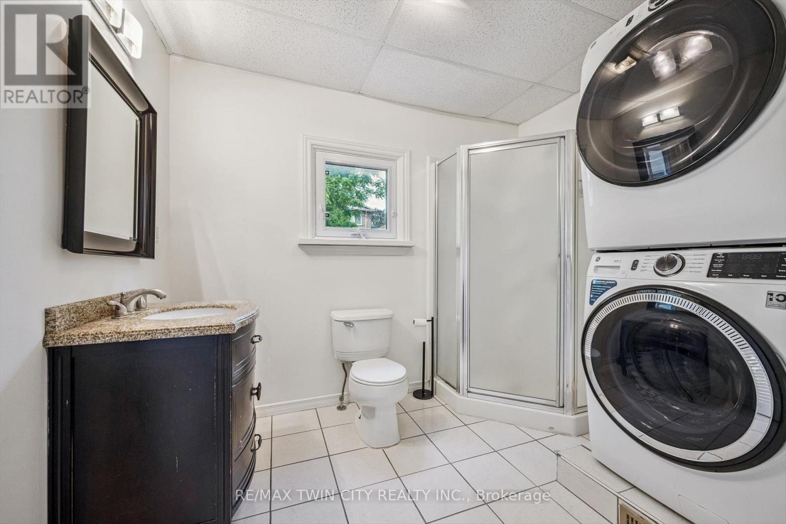38 Stirling Avenue N, Kitchener, Ontario  N2H 3G5 - Photo 8 - X13453932