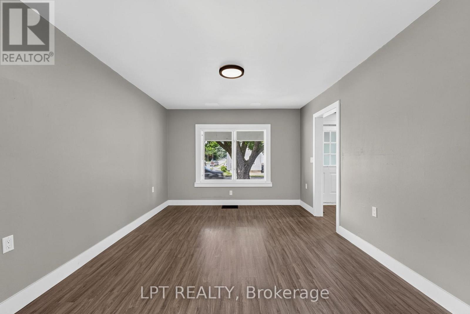 38 Main Street N, Huron East, Ontario  N0K 1W0 - Photo 12 - X13453960