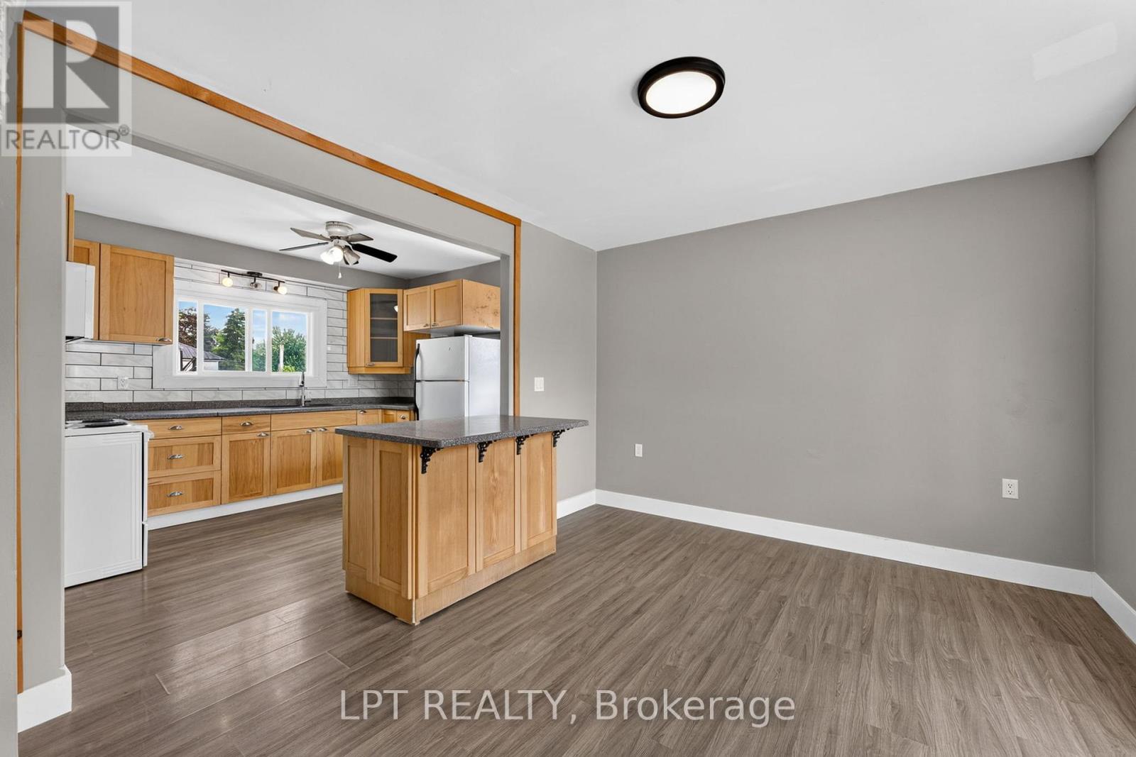 38 Main Street N, Huron East, Ontario  N0K 1W0 - Photo 13 - X13453960