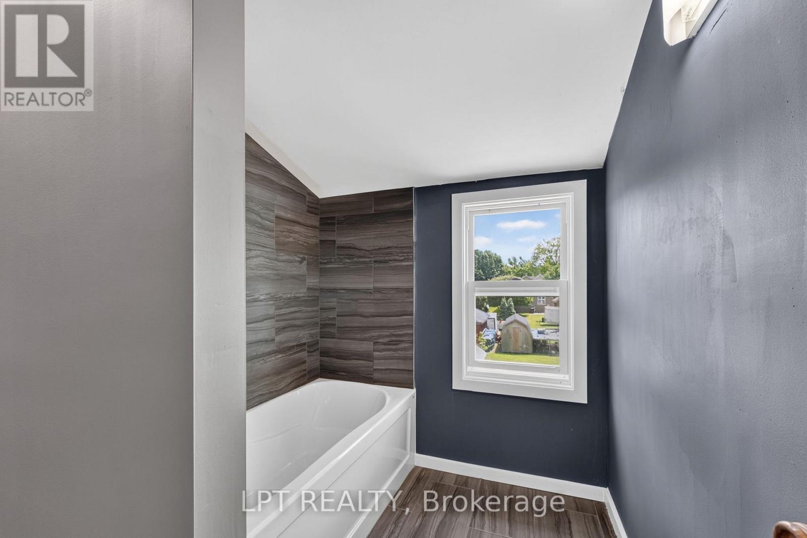 38 Main Street N, Huron East, Ontario  N0K 1W0 - Photo 20 - X13453960
