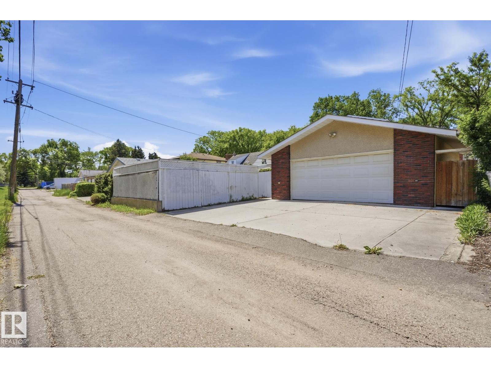 12131 101 St Nw Nw, Edmonton, Alberta  T5G 2C2 - Photo 4 - E4494031