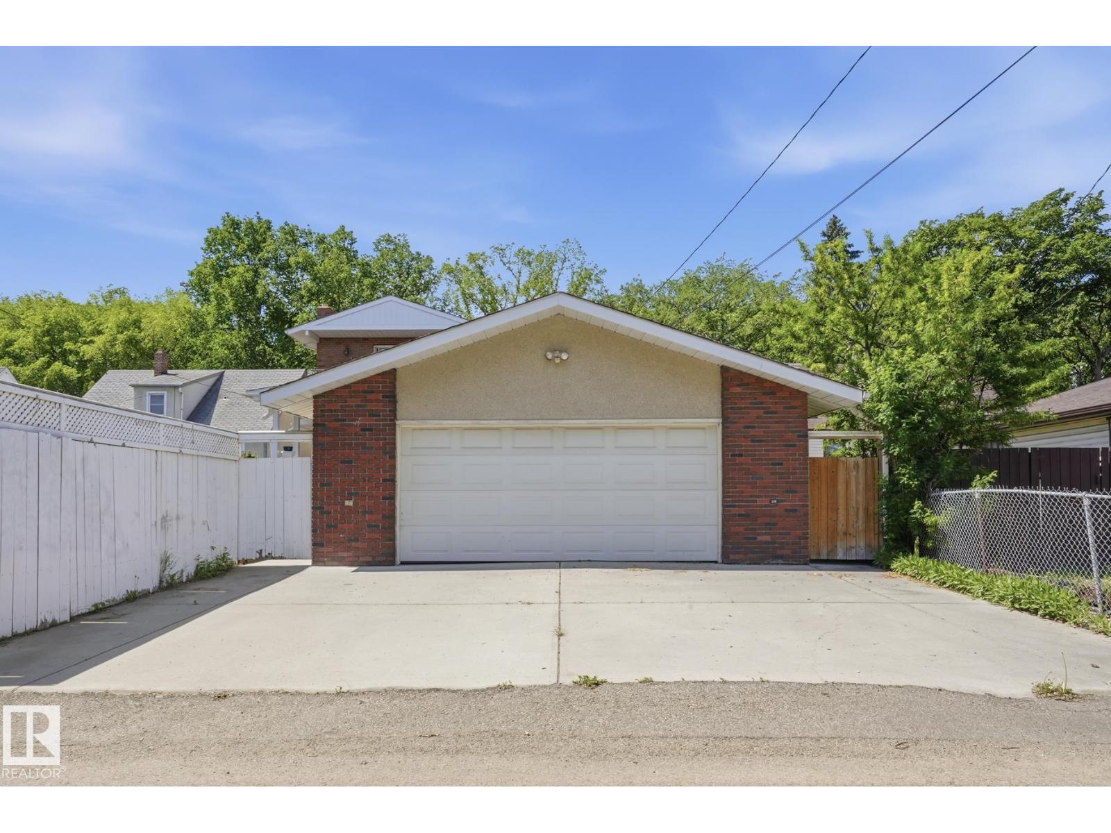 12131 101 St Nw Nw, Edmonton, Alberta  T5G 2C2 - Photo 5 - E4494031