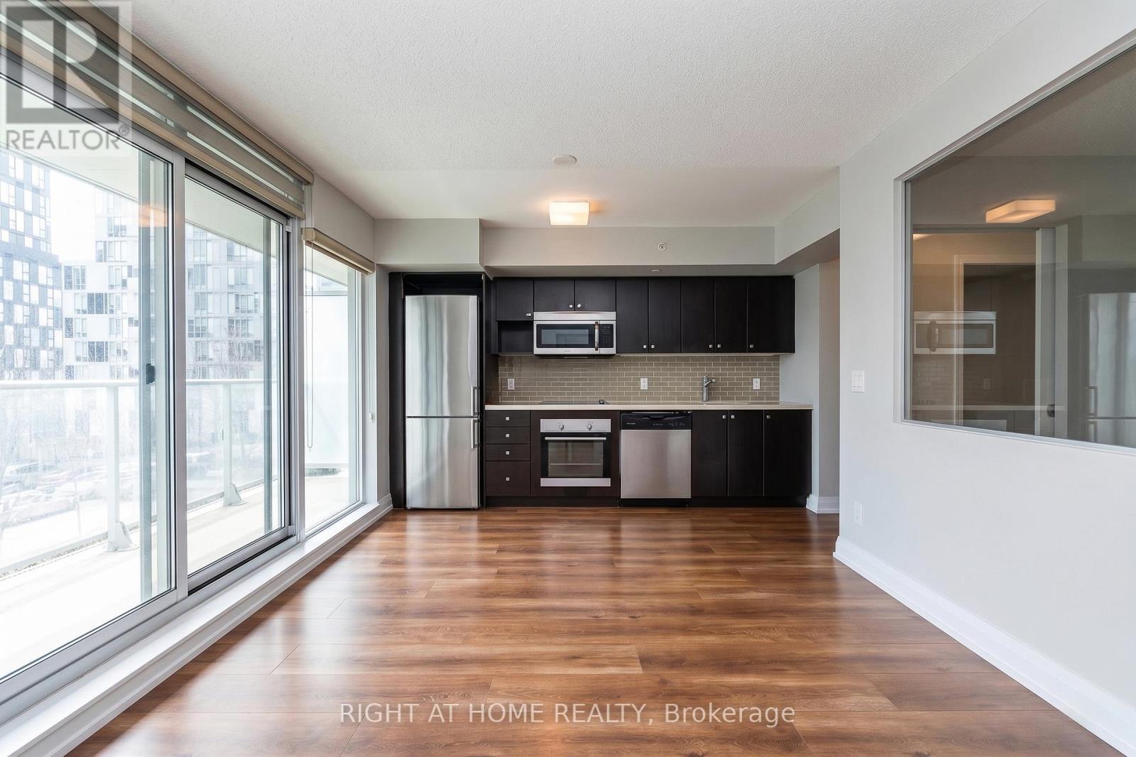 W1003 - 565 Wilson Avenue, Toronto, Ontario M3H 0C6 - Photo 4 - C13453970