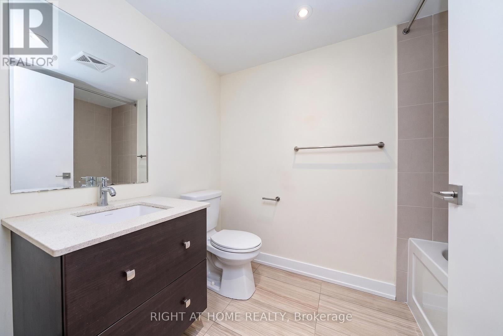 W1003 - 565 Wilson Avenue, Toronto, Ontario M3H 0C6 - Photo 9 - C13453970