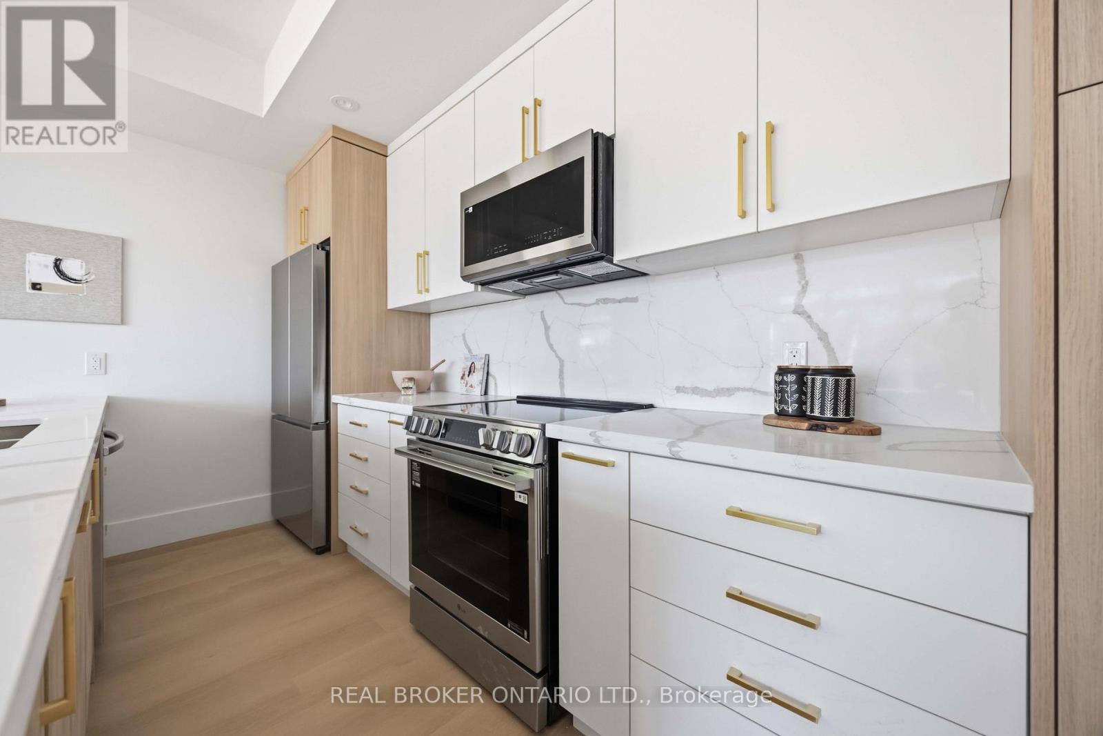 D - 102 BOULTBEE AVENUE, Toronto, Ontario