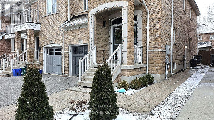 42 Ozner Crescent, Vaughan, Ontario  L4H 0E1 - Photo 3 - N13453968