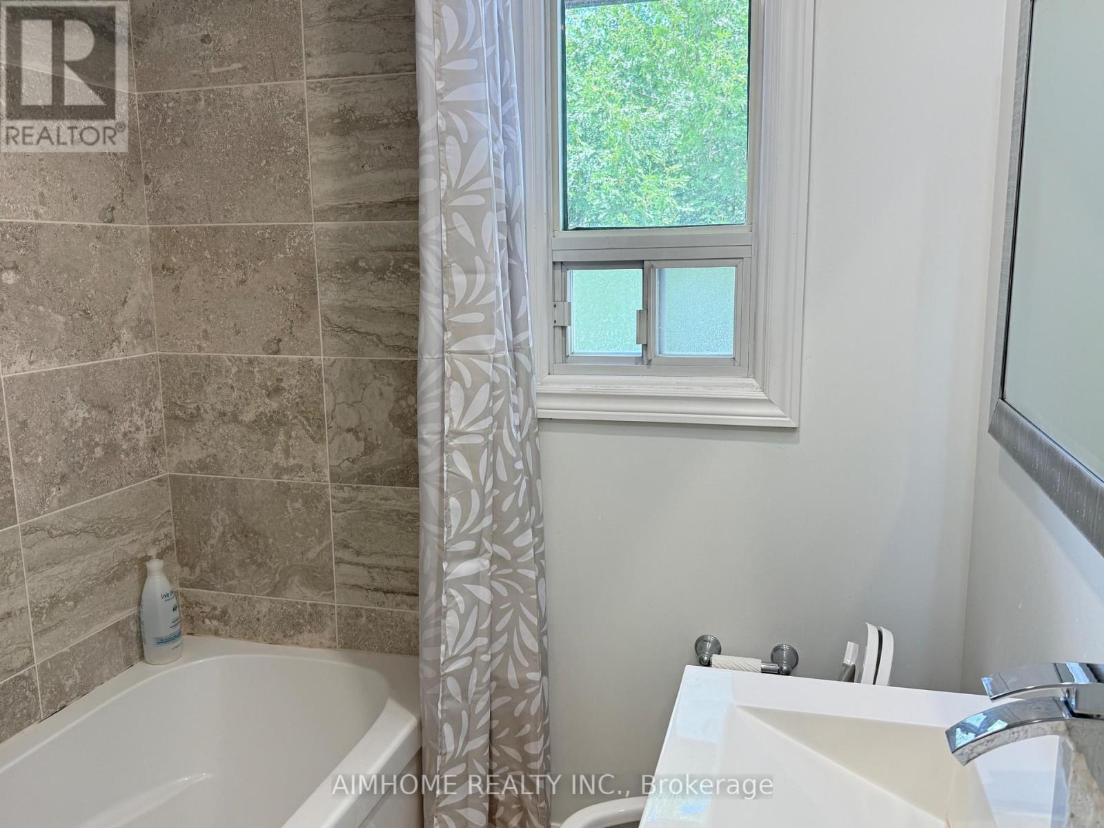 2076 Constance Drive, Oakville, Ontario  L6J 2V7 - Photo 11 - W13453990