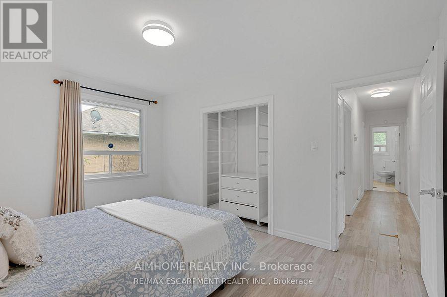 2076 Constance Drive, Oakville, Ontario  L6J 2V7 - Photo 24 - W13453990