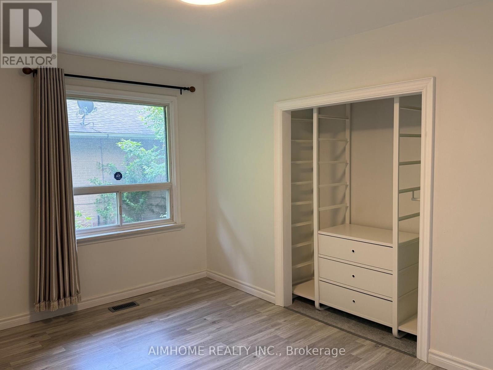 2076 Constance Drive, Oakville, Ontario  L6J 2V7 - Photo 3 - W13453990