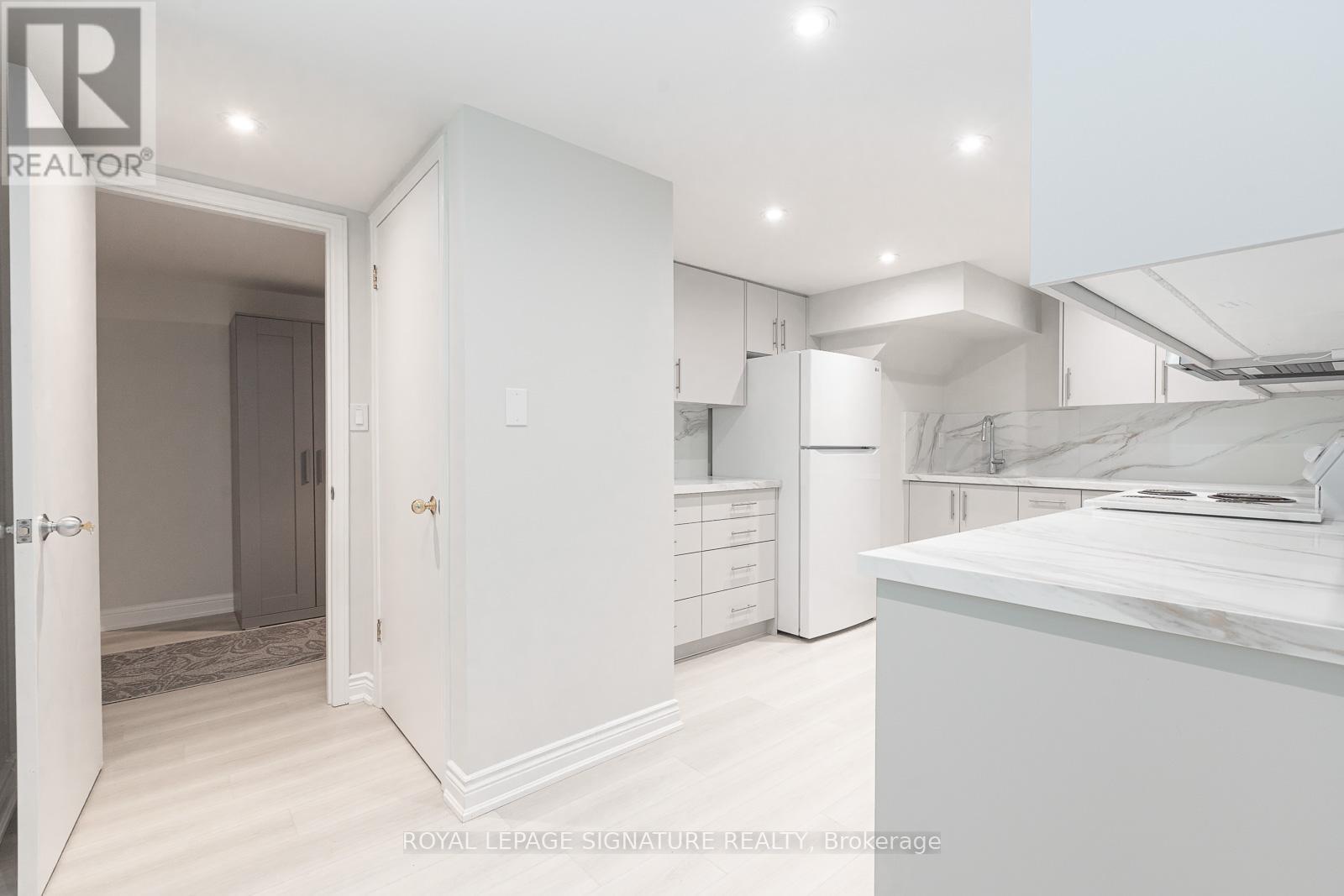 14 Canerouth Drive, Toronto, Ontario  M9C 3R5 - Photo 2 - W13454020