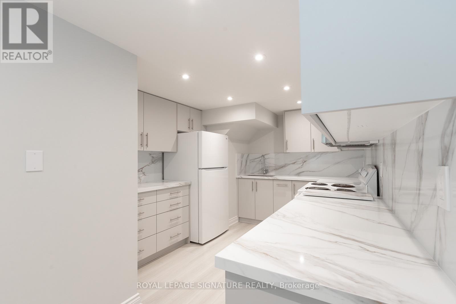 14 Canerouth Drive, Toronto, Ontario  M9C 3R5 - Photo 3 - W13454020