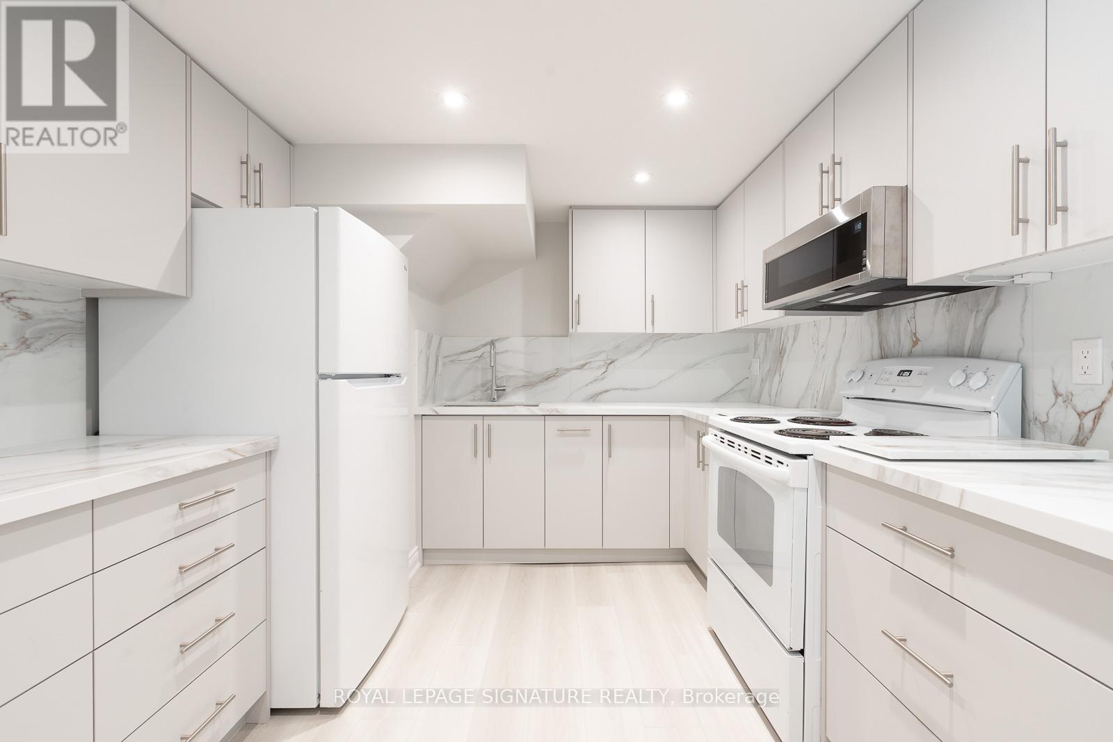 14 Canerouth Drive, Toronto, Ontario  M9C 3R5 - Photo 4 - W13454020