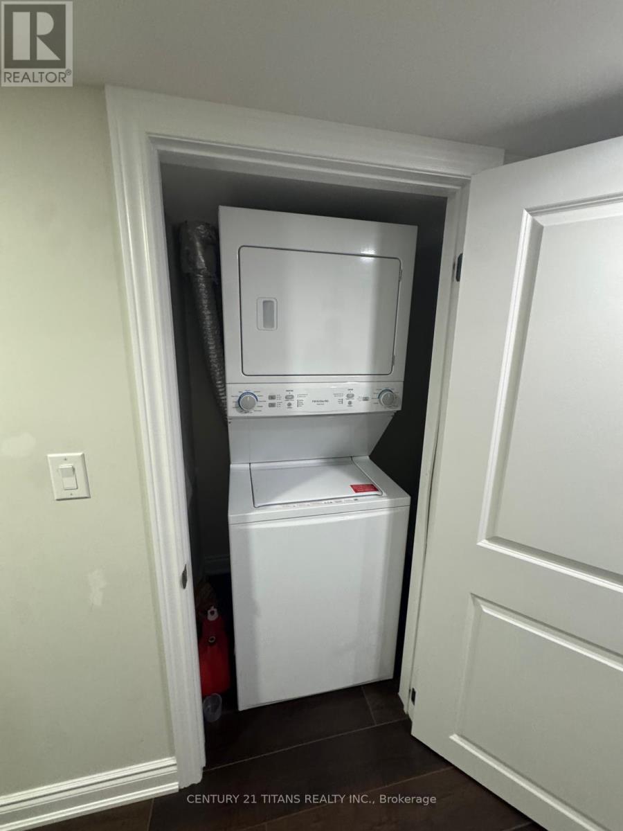 Bsmt - 4 Priory Drive, Whitby, Ontario  L1P 0K9 - Photo 7 - E13448828