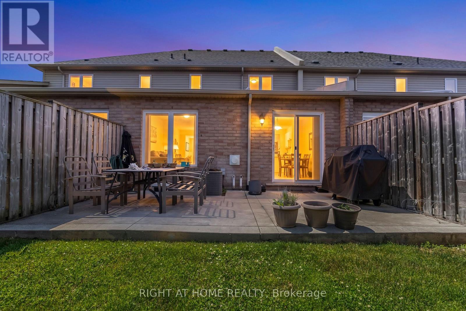 9 Periwinkle Drive, Hamilton, Ontario  L0R 1P0 - Photo 2 - X13453992