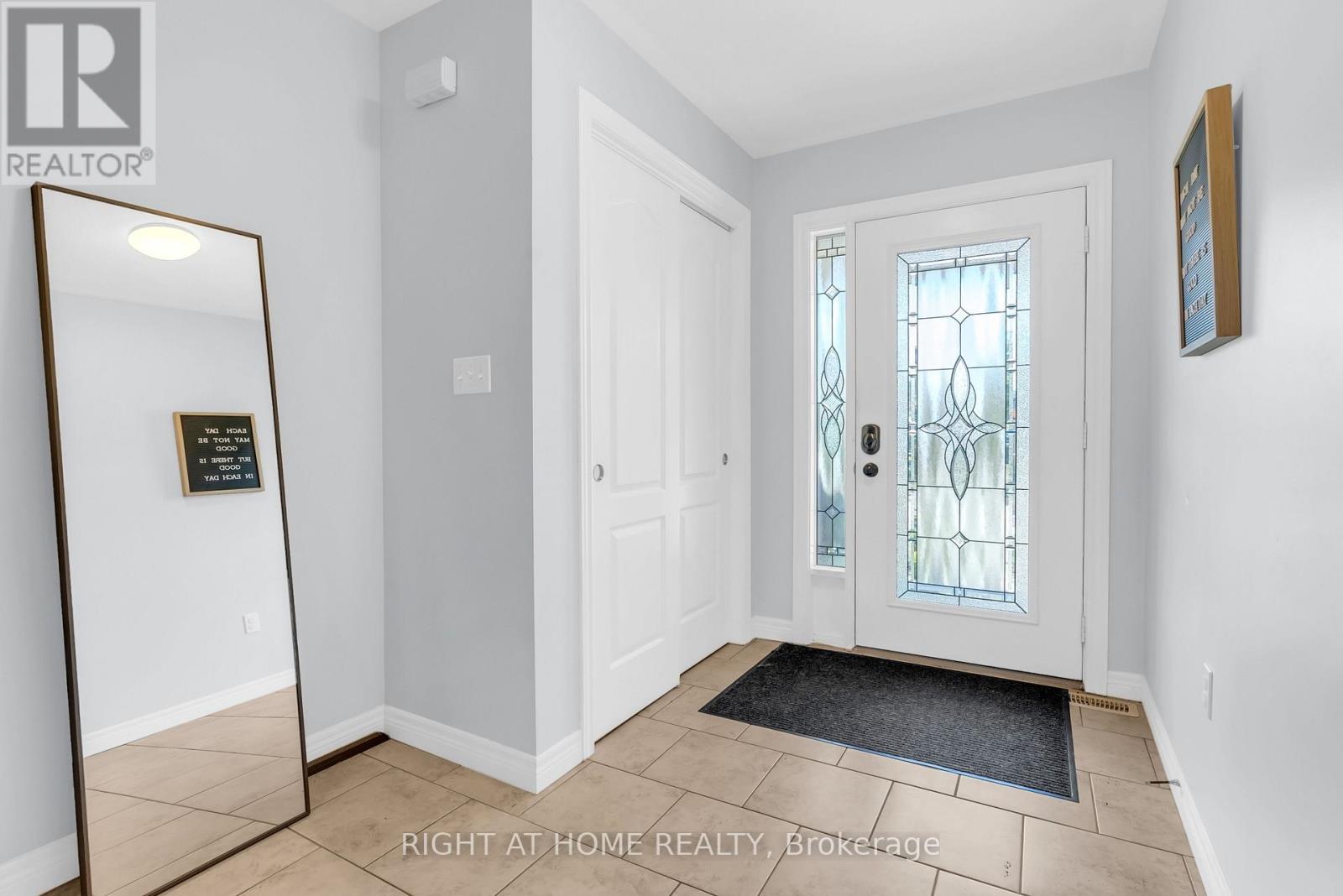 9 Periwinkle Drive, Hamilton, Ontario  L0R 1P0 - Photo 7 - X13453992