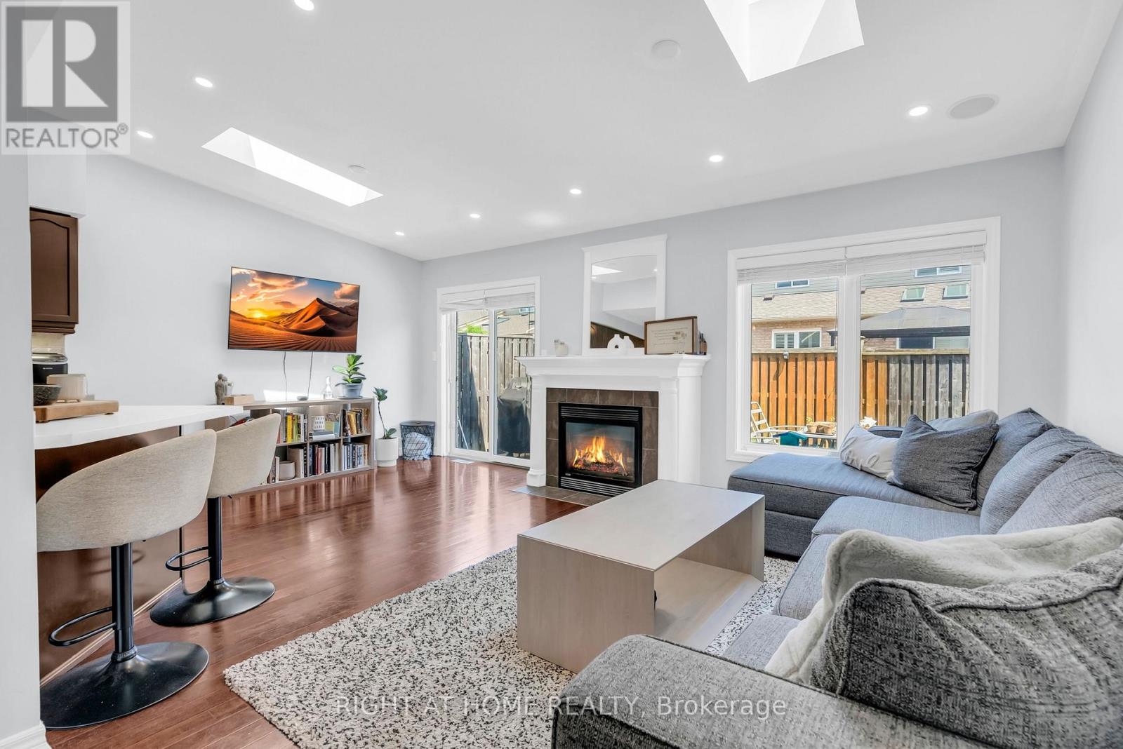 9 Periwinkle Drive, Hamilton, Ontario  L0R 1P0 - Photo 8 - X13453992