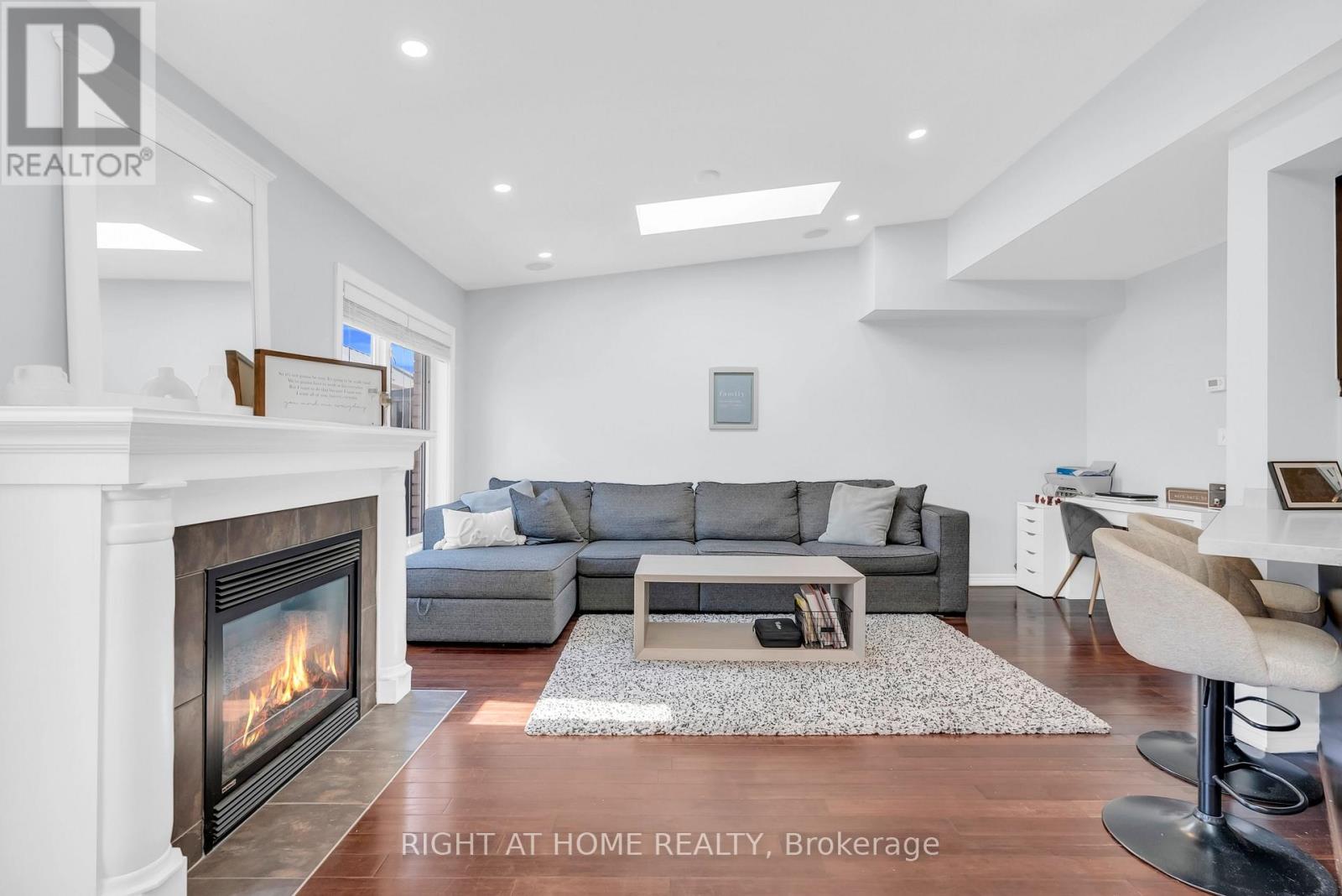 9 Periwinkle Drive, Hamilton, Ontario  L0R 1P0 - Photo 9 - X13453992