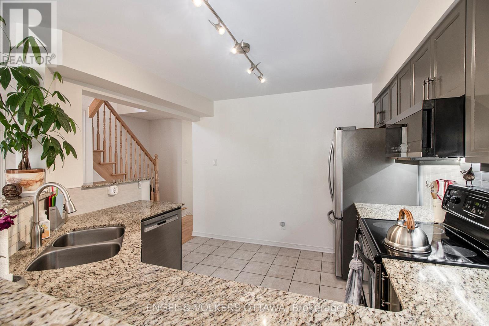 418 Meilleur Private, Ottawa, Ontario  K1L 0A3 - Photo 10 - X13454040