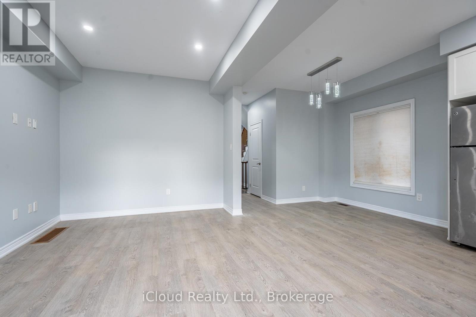 113 Echovalley Drive, Hamilton, Ontario  L8J 0H1 - Photo 9 - X13445302