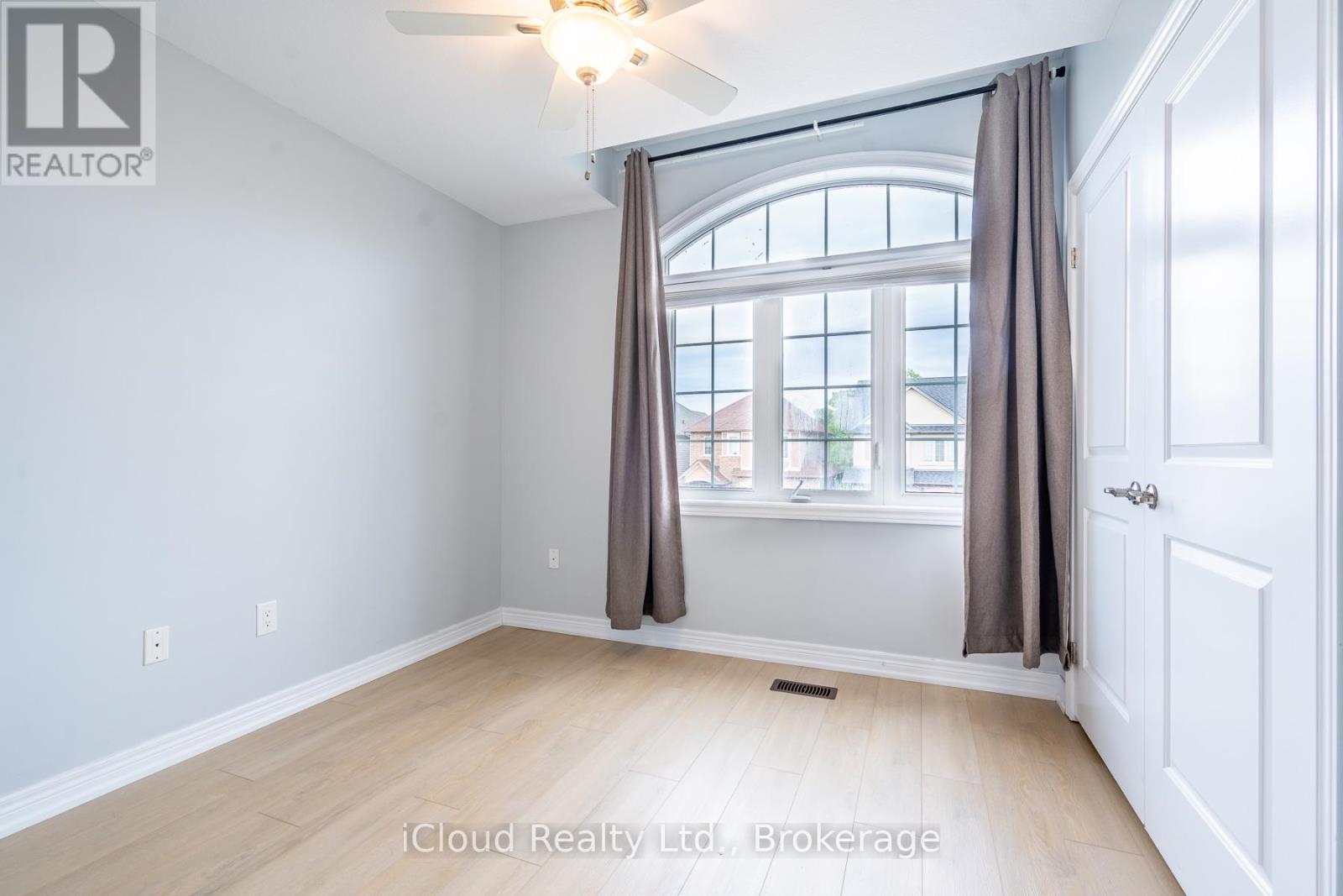 113 Echovalley Drive, Hamilton, Ontario  L8J 0H1 - Photo 12 - X13445302
