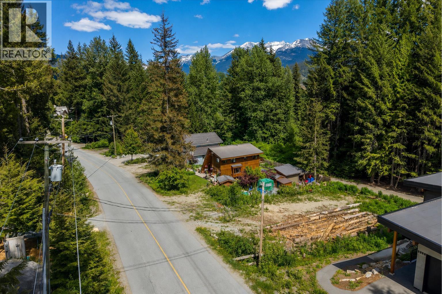 8354 Rainbow Drive, Whistler, British Columbia  V8E 0G1 - Photo 14 - R3136895