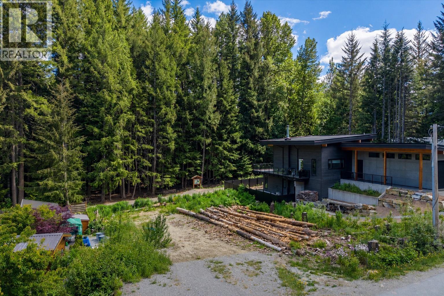 8354 Rainbow Drive, Whistler, British Columbia  V8E 0G1 - Photo 4 - R3136895