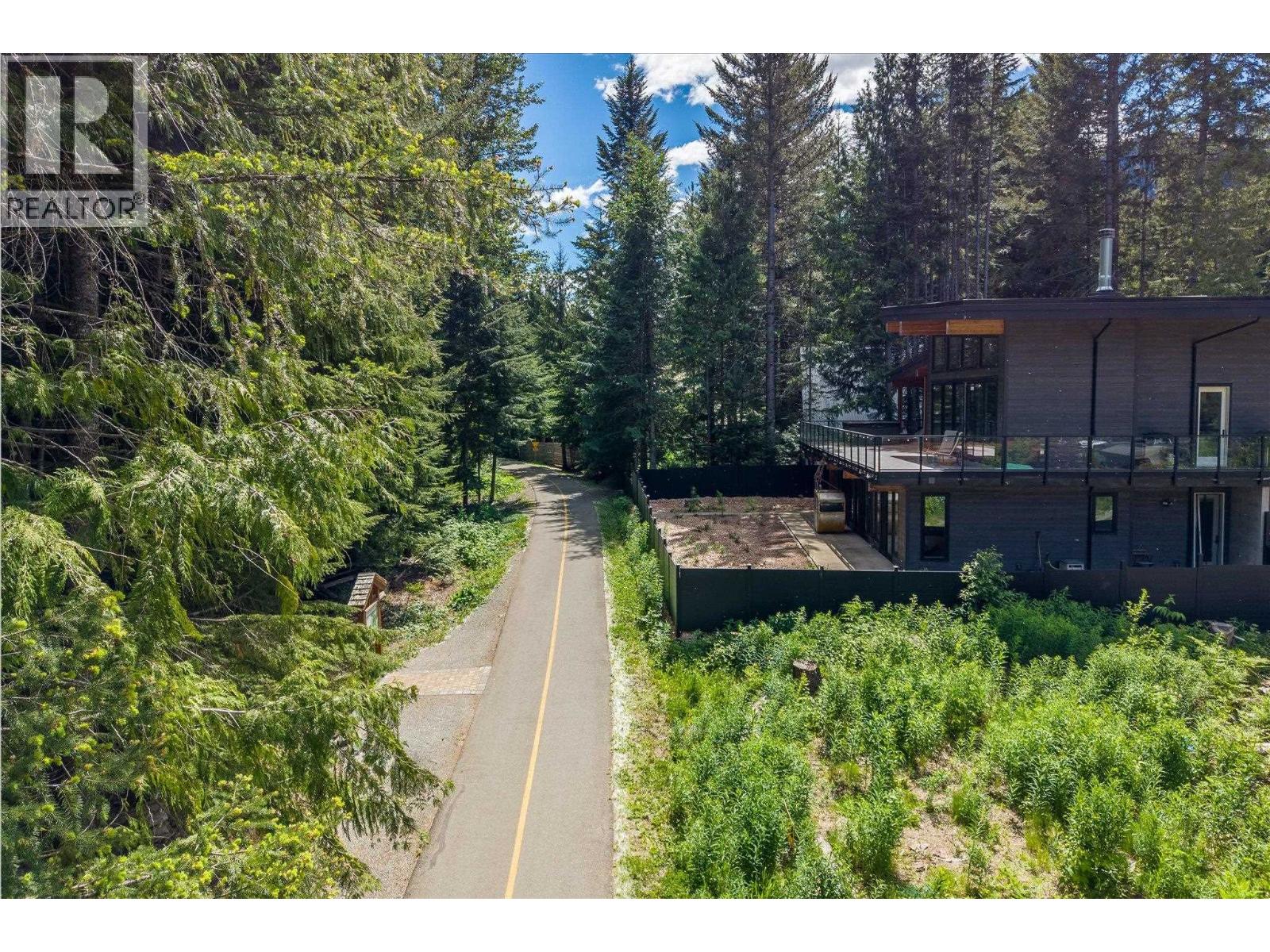 8354 Rainbow Drive, Whistler, British Columbia  V8E 0G1 - Photo 6 - R3136895