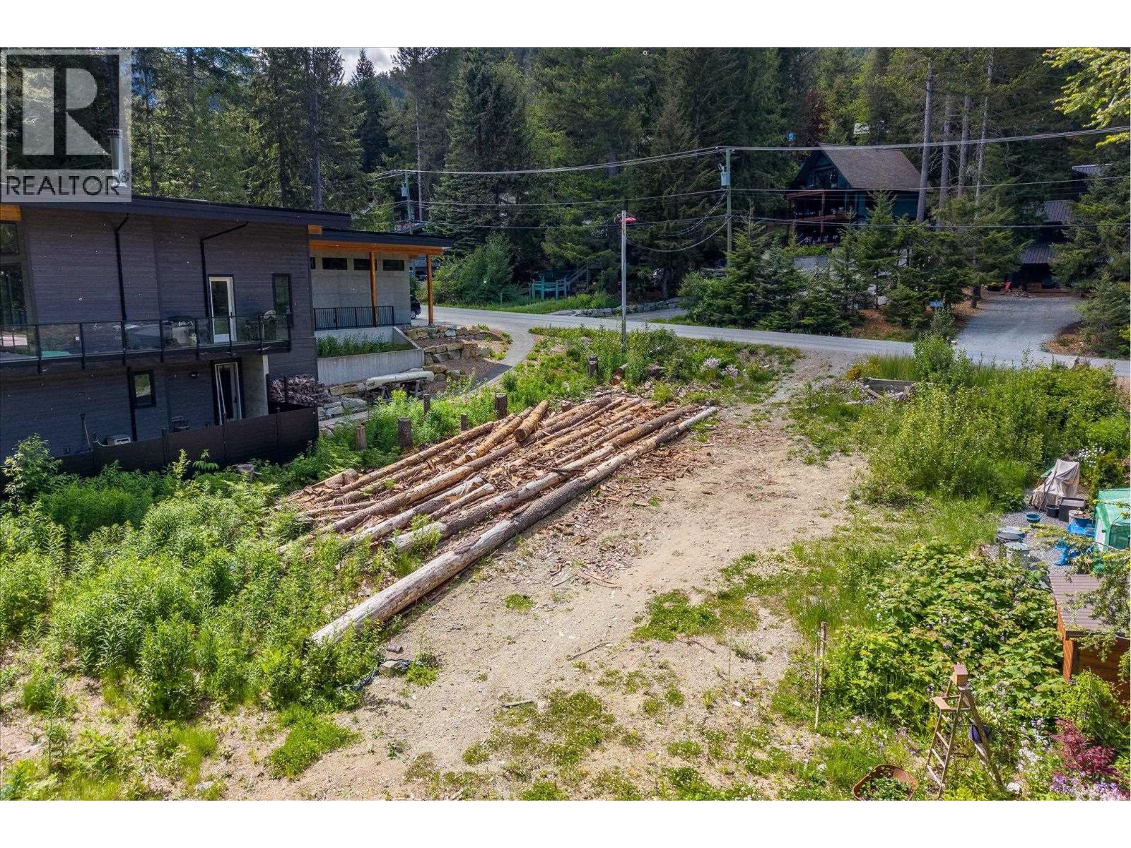 8354 Rainbow Drive, Whistler, British Columbia  V8E 0G1 - Photo 8 - R3136895