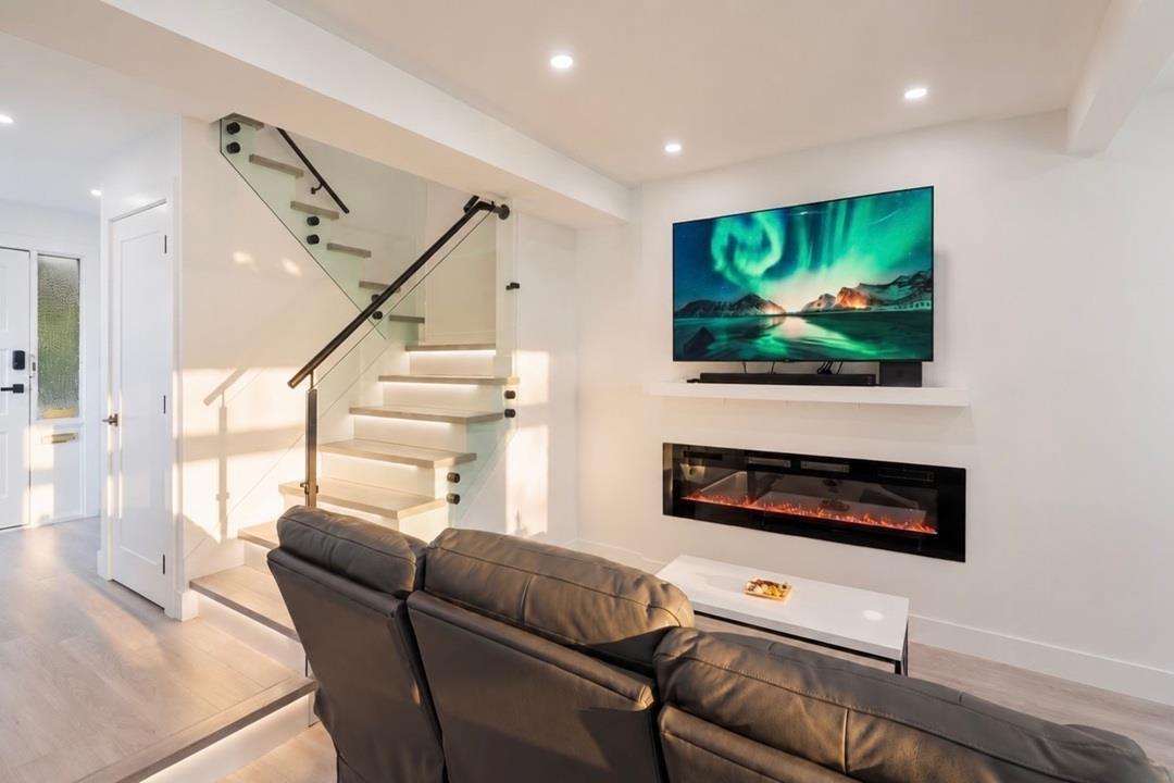 15951 Alder Place, Surrey, British Columbia  V4A 5J1 - Photo 6 - R3130364