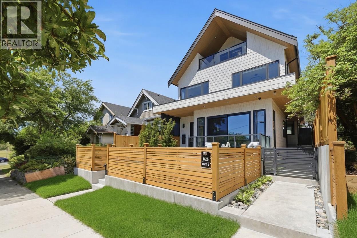 1 625 E 24TH AVENUE, Vancouver, British Columbia