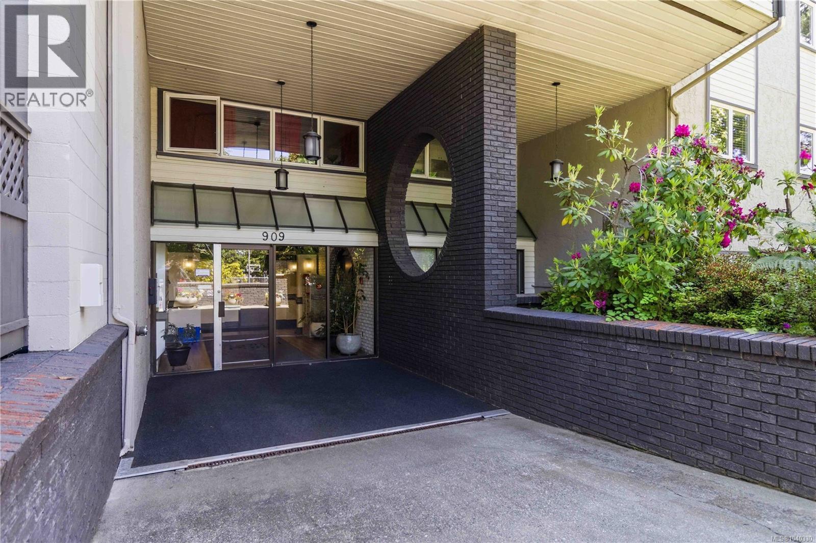 111 909 Pembroke St, Victoria, British Columbia  V8T 4Z5 - Photo 29 - 1040330