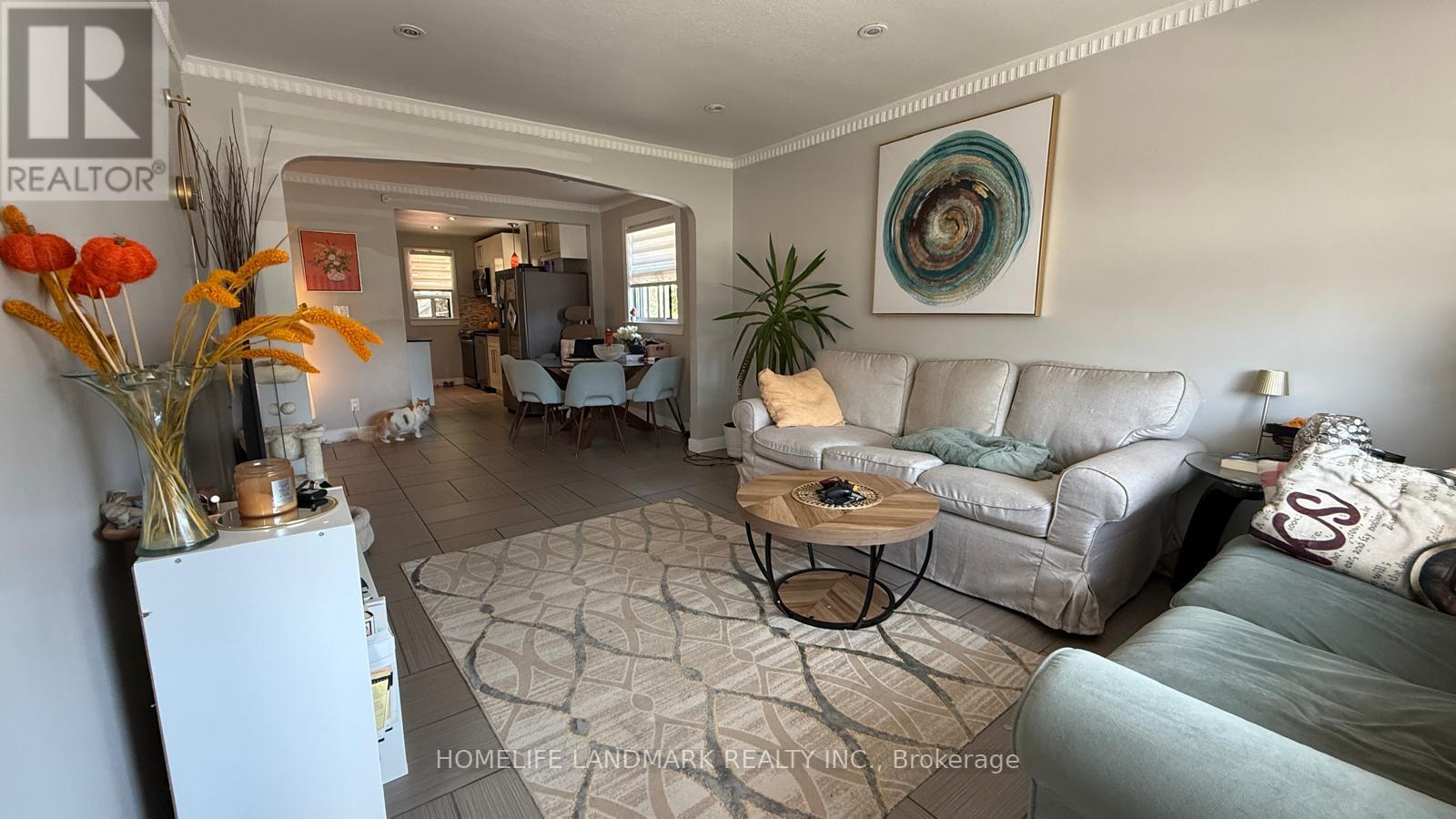 78 Yorkview Drive, Toronto, Ontario  M8Z 2G2 - Photo 3 - W13454046