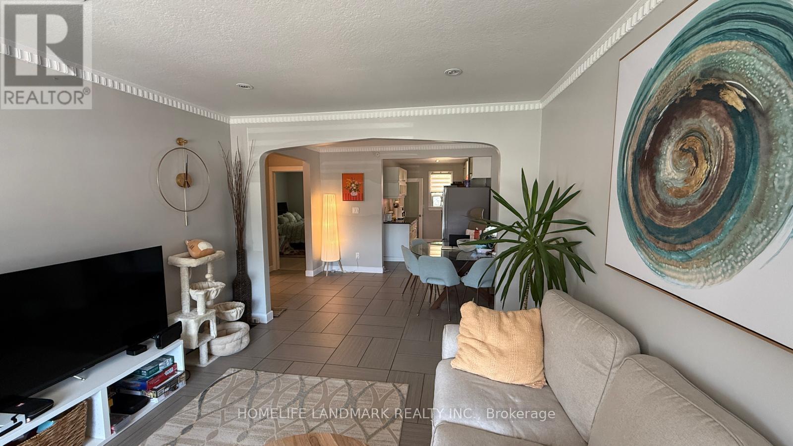 78 Yorkview Drive, Toronto, Ontario  M8Z 2G2 - Photo 4 - W13454046