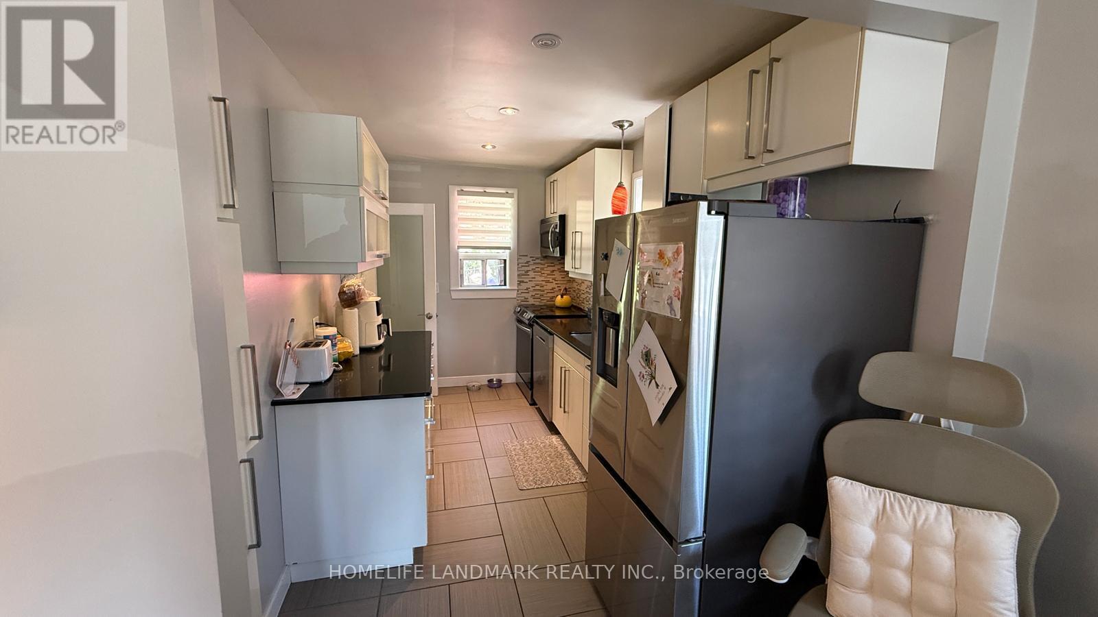 78 Yorkview Drive, Toronto, Ontario  M8Z 2G2 - Photo 6 - W13454046