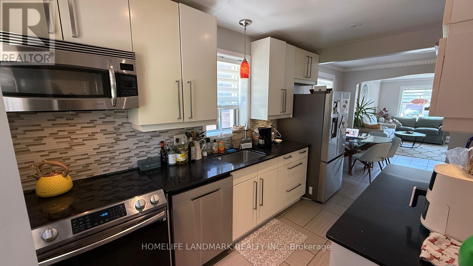 78 Yorkview Drive, Toronto, Ontario  M8Z 2G2 - Photo 7 - W13454046