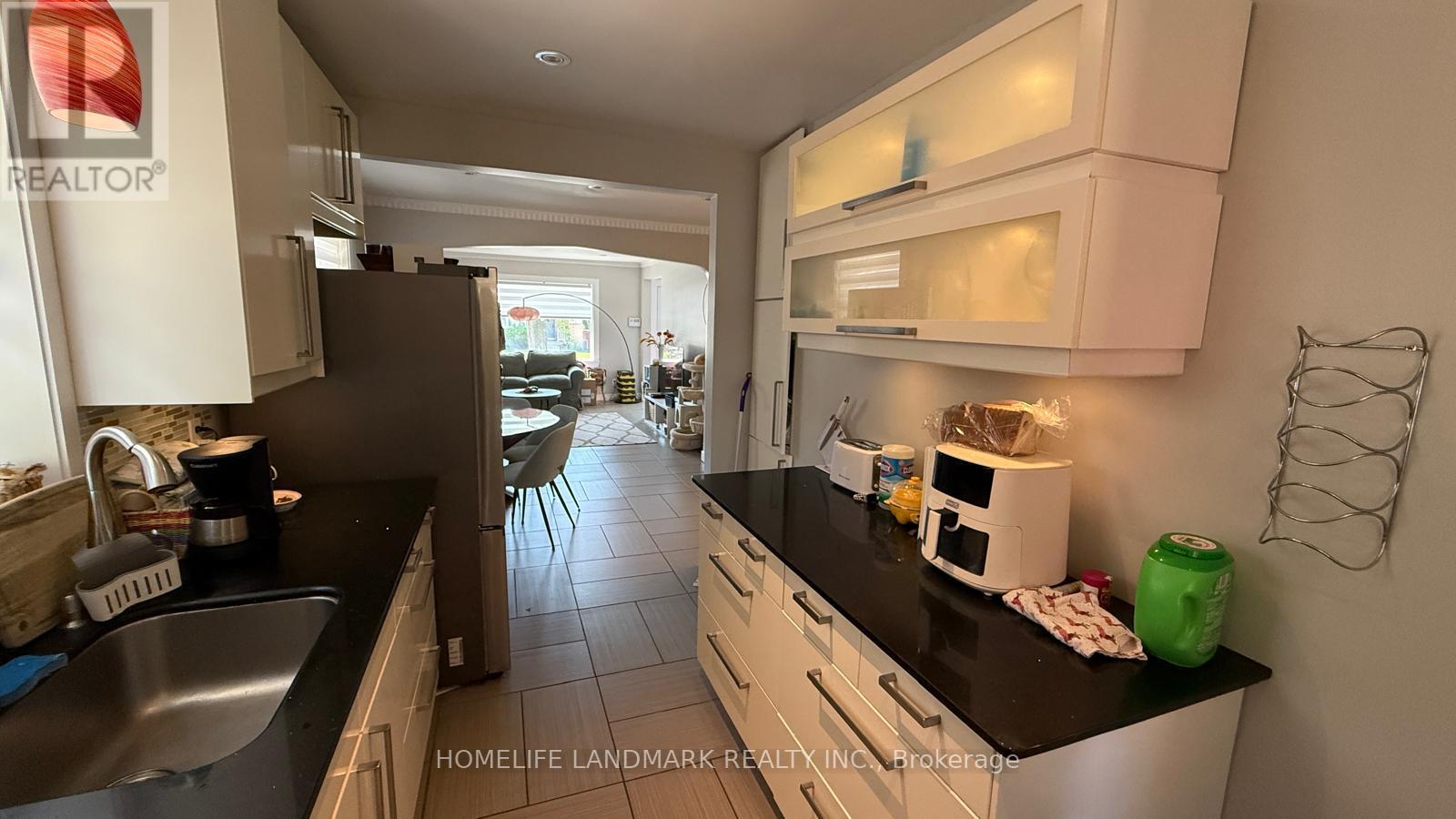 78 Yorkview Drive, Toronto, Ontario  M8Z 2G2 - Photo 8 - W13454046