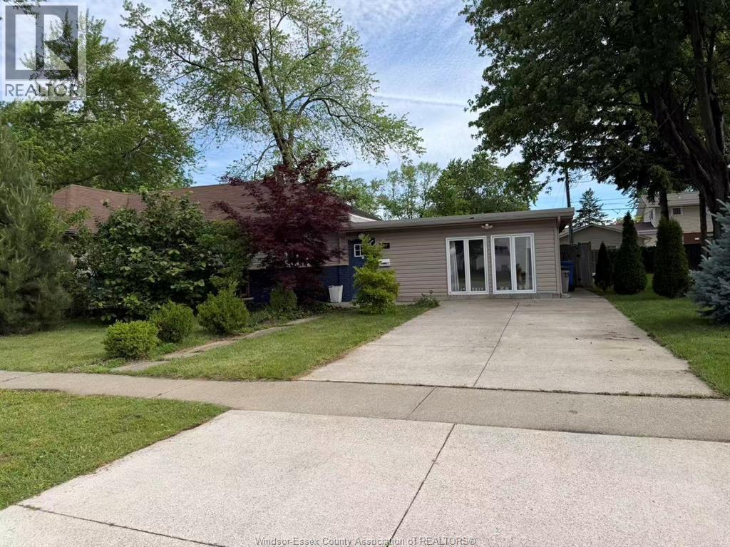 307 Sacred Heart Drive, Lasalle, Ontario N9J 1T1 - Photo 1 - 26014319