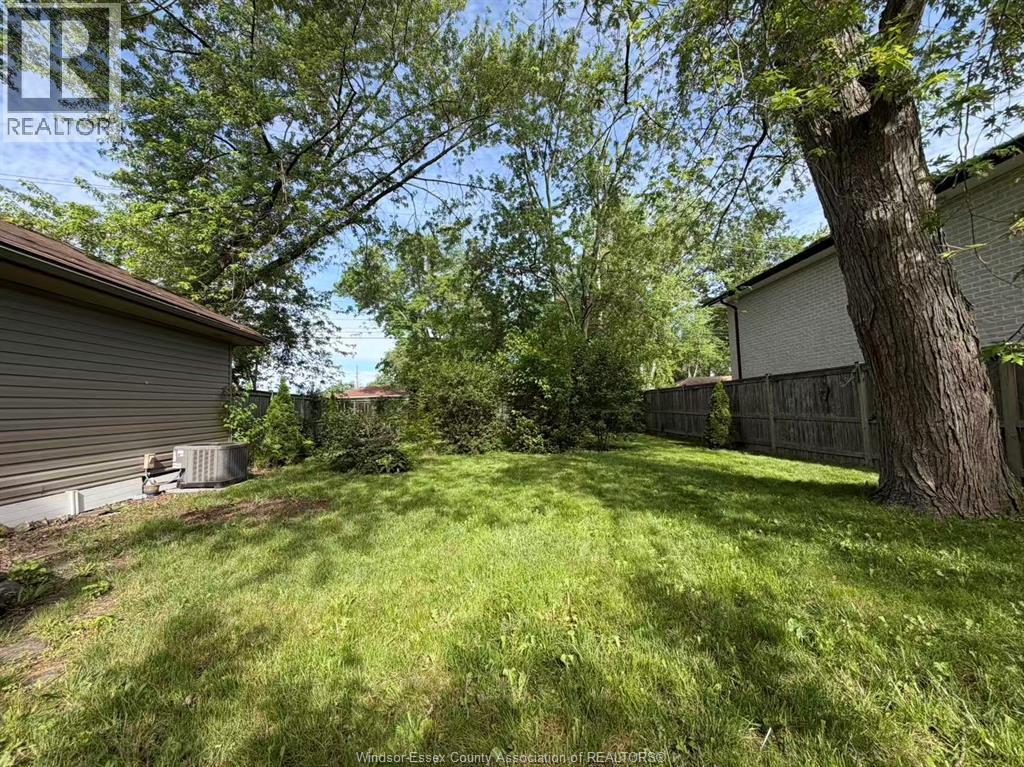 307 Sacred Heart Drive, Lasalle, Ontario N9J 1T1 - Photo 21 - 26014319