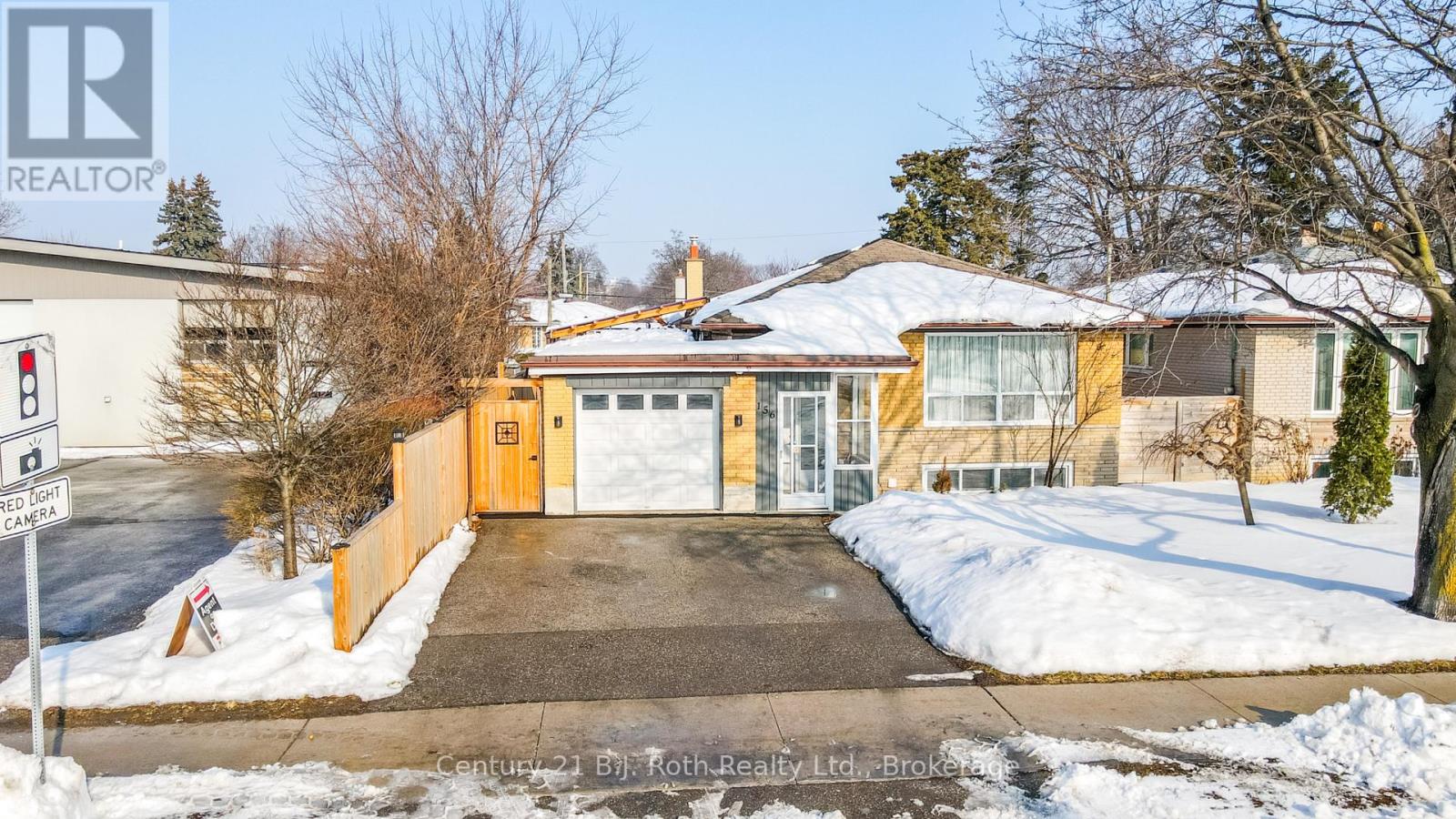 156 The Westway, Toronto, Ontario  M9P 2C1 - Photo 2 - W12963056