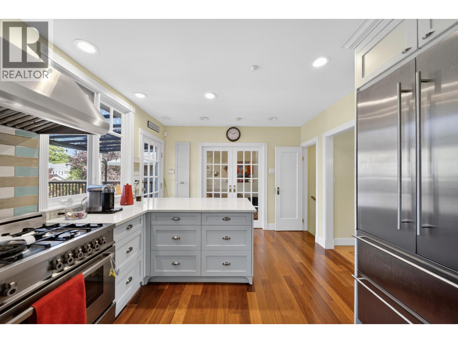 Listing image 4