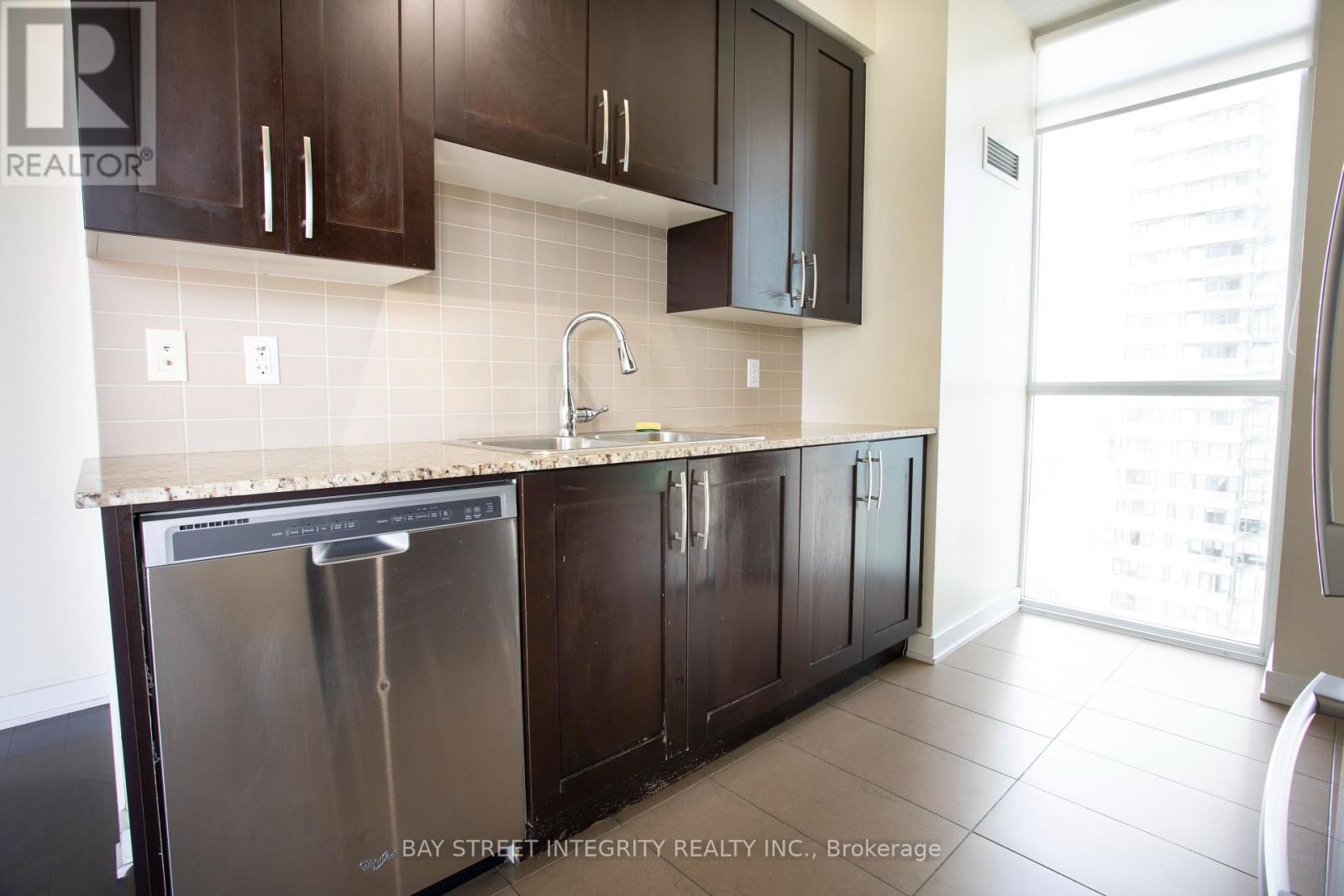 1408 - 4065 Brickstone Mews, Mississauga, Ontario  L5G 0G3 - Photo 4 - W13454088