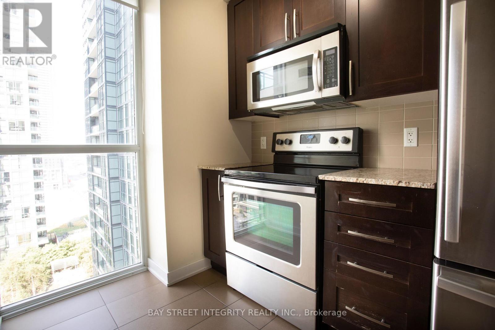 1408 - 4065 Brickstone Mews, Mississauga, Ontario  L5G 0G3 - Photo 5 - W13454088