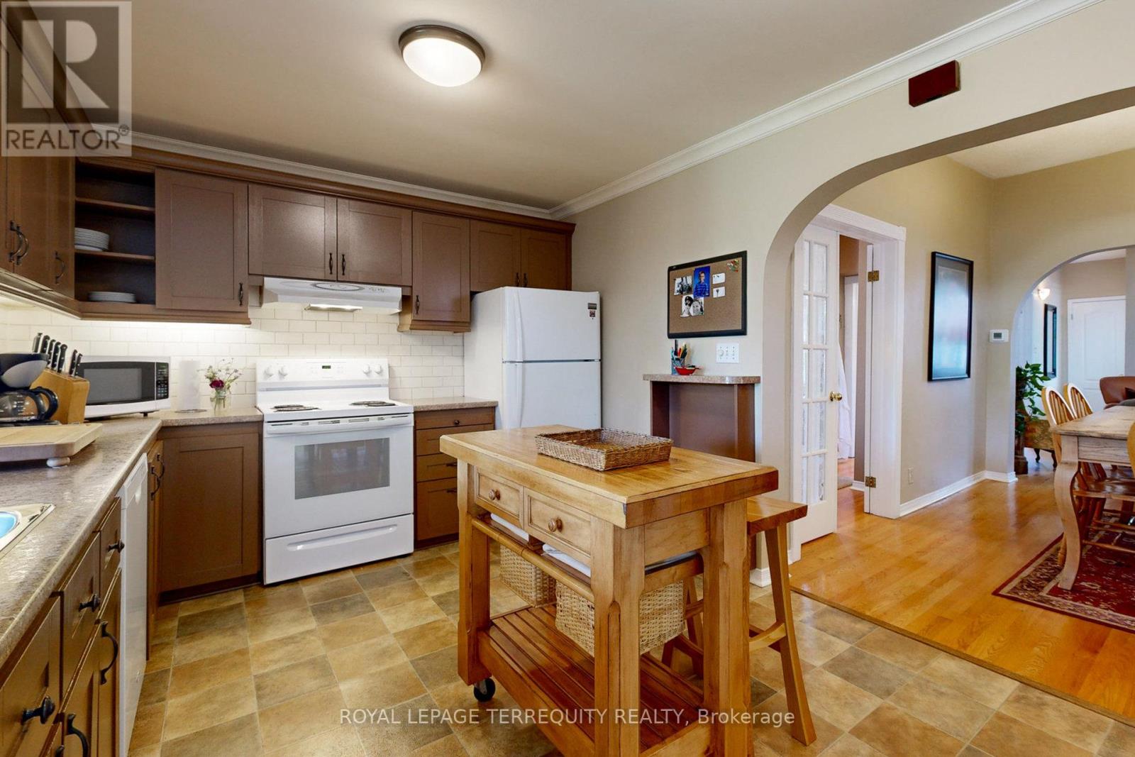 92 Eileen Avenue, Toronto, Ontario  M6N 1V4 - Photo 10 - W13449598