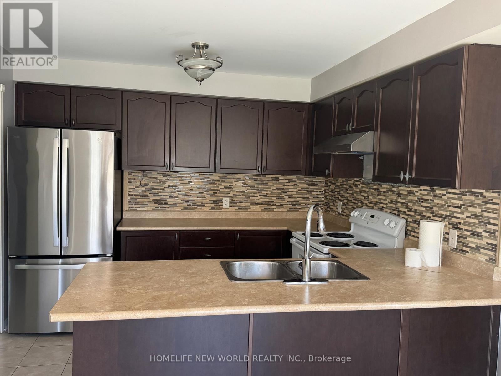 1284 Gyatt Crescent, Oshawa, Ontario  L1K 0M2 - Photo 5 - E13454138