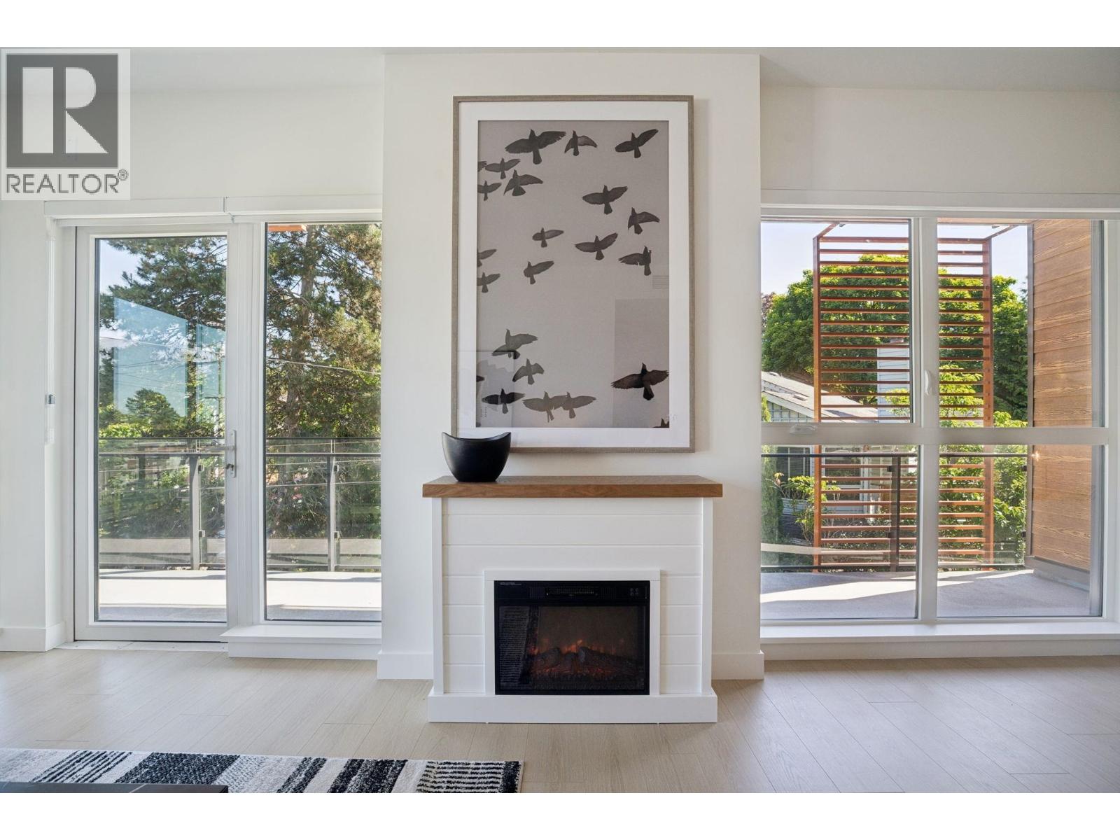 563 422 E 3rd Street, North Vancouver, British Columbia  V7L 0K1 - Photo 6 - R3131857