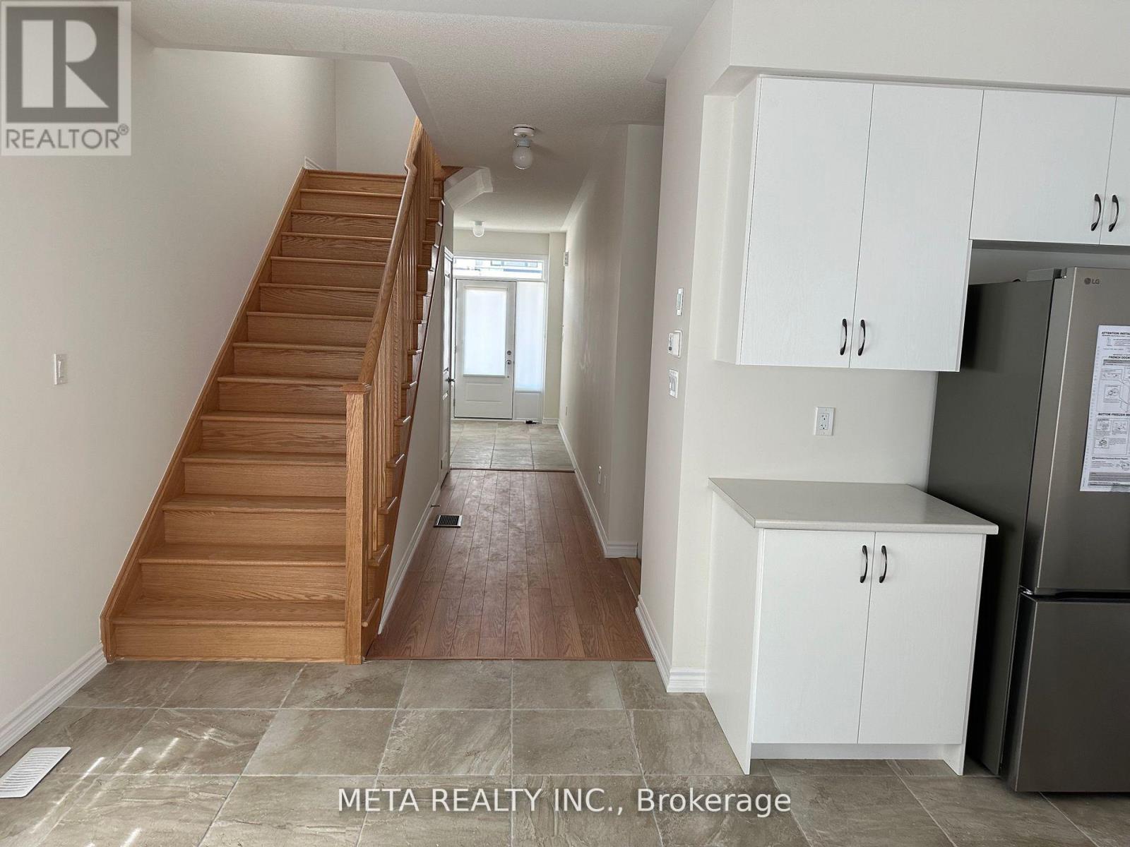 34 Durham Avenue, Barrie, Ontario  L9S 2Z8 - Photo 11 - S13454142